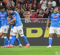 那不勒斯客场逼平佛罗伦萨，保持为意甲前四(那不勒斯对佛罗伦萨历史战绩)